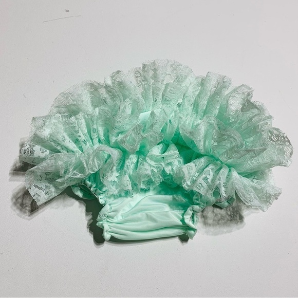 So Dorable 0-3M babies ruffled diaper cover in teal green - Picture 2 of 3